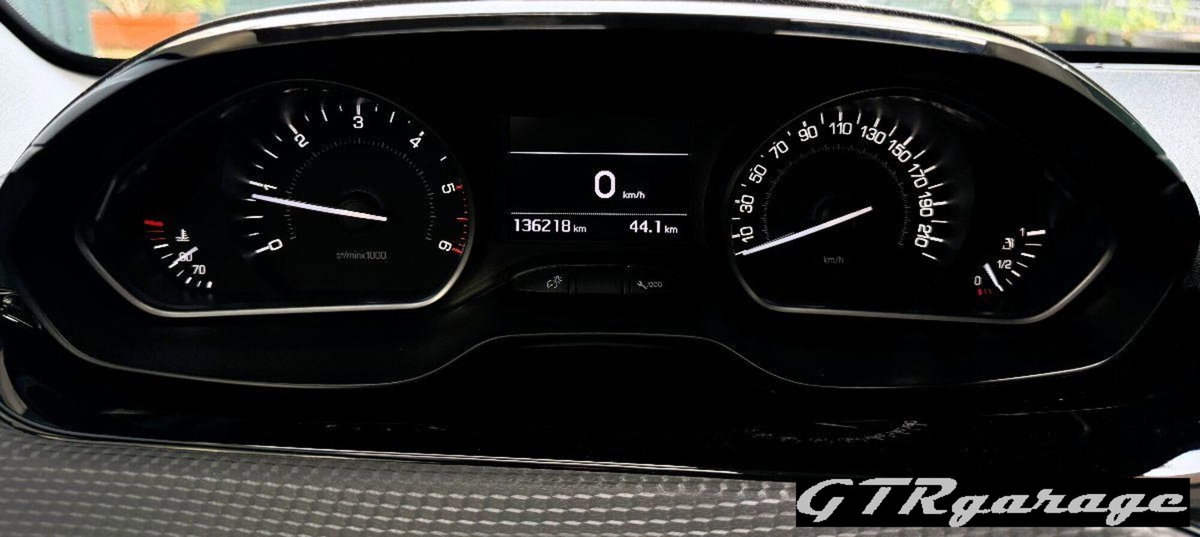 Peugeot 208 100 5 porte Allure (8)