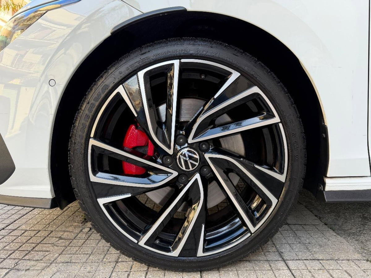 Volkswagen Golf GTI Performance 2.0 245 CV TSI DSG 5p. BMT (11)