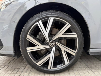 Volkswagen Golf Variant 2.0 TDI 150 CV DSG SCR R-Line (11)