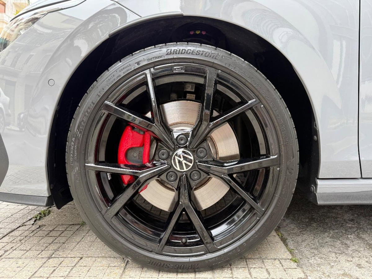 Volkswagen Golf GTI Performance 2.0 245 CV TSI DSG 3p. BMT (11)
