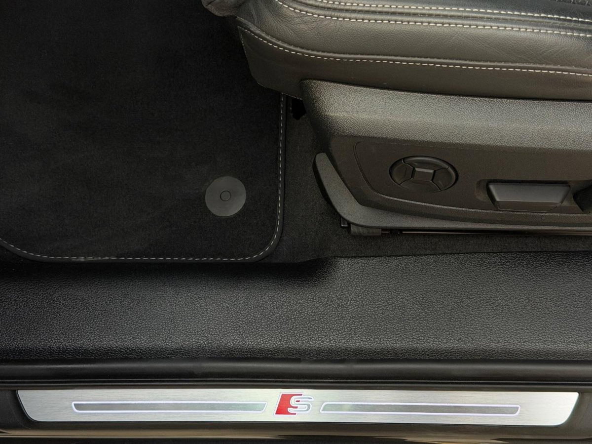 Audi Q3 40 TDI quattro S tronic Business (14)