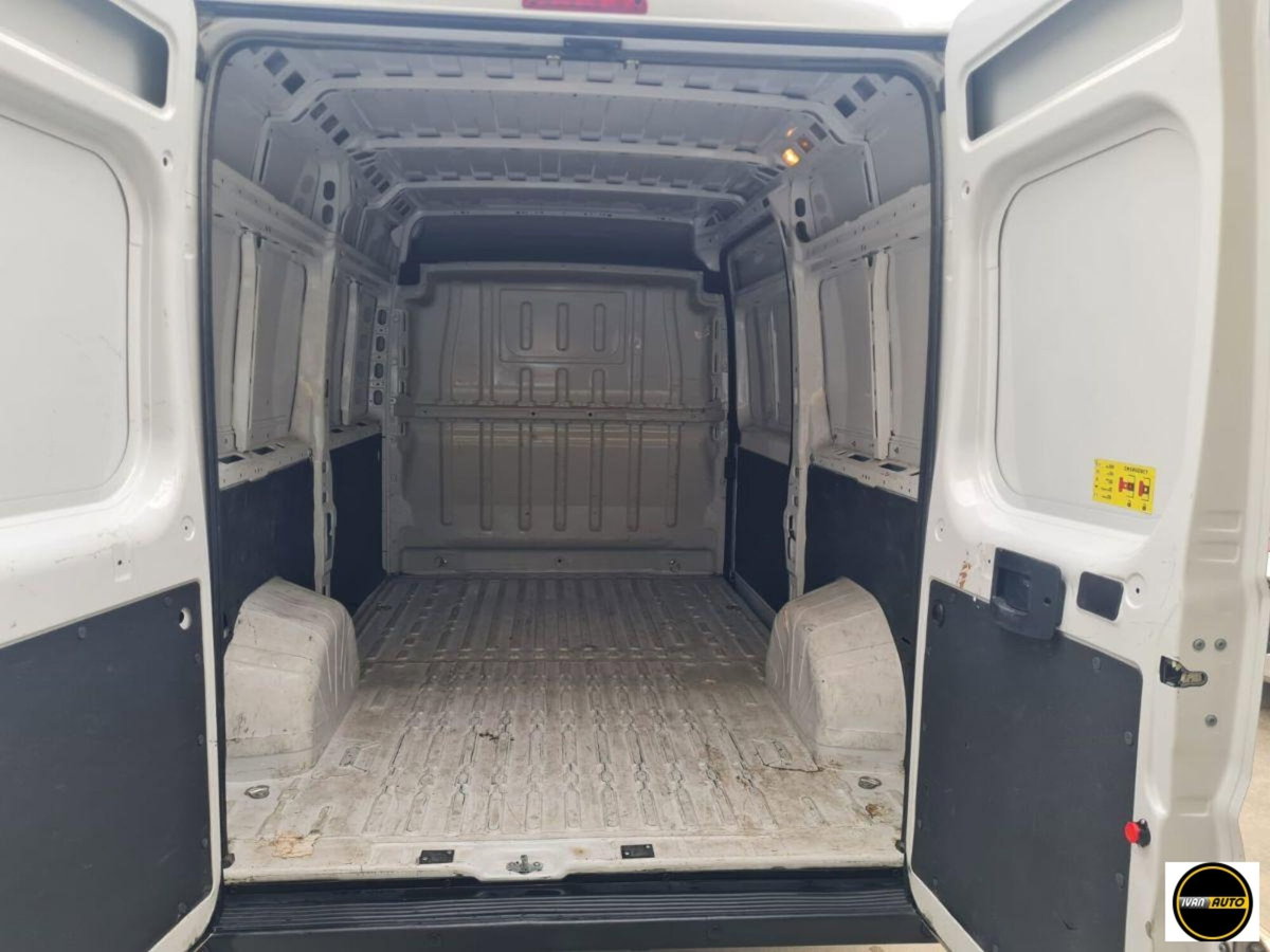 Peugeot Boxer Furgone 333 BlueHDi 140 S&S PM-TM Combi Premium (10)
