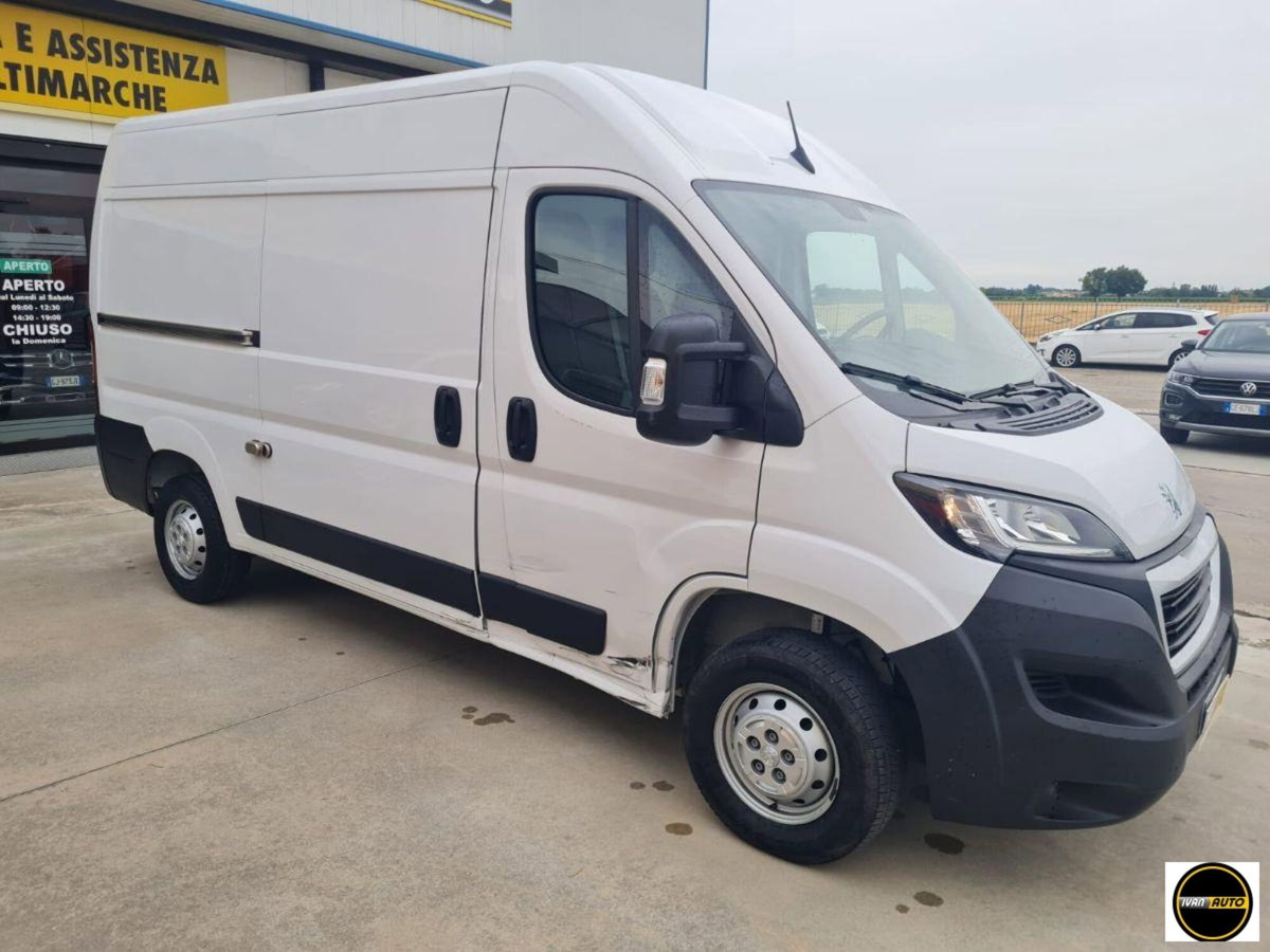 Peugeot Boxer Furgone 333 BlueHDi 140 S&S PM-TM Combi Premium (4)