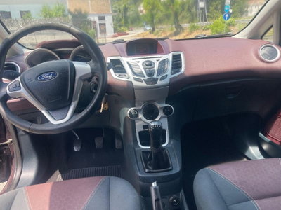 Ford Fiesta 1.4 TDCi 68CV 5 porte Titanium (12)
