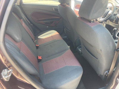 Ford Fiesta 1.4 TDCi 68CV 5 porte Titanium (14)