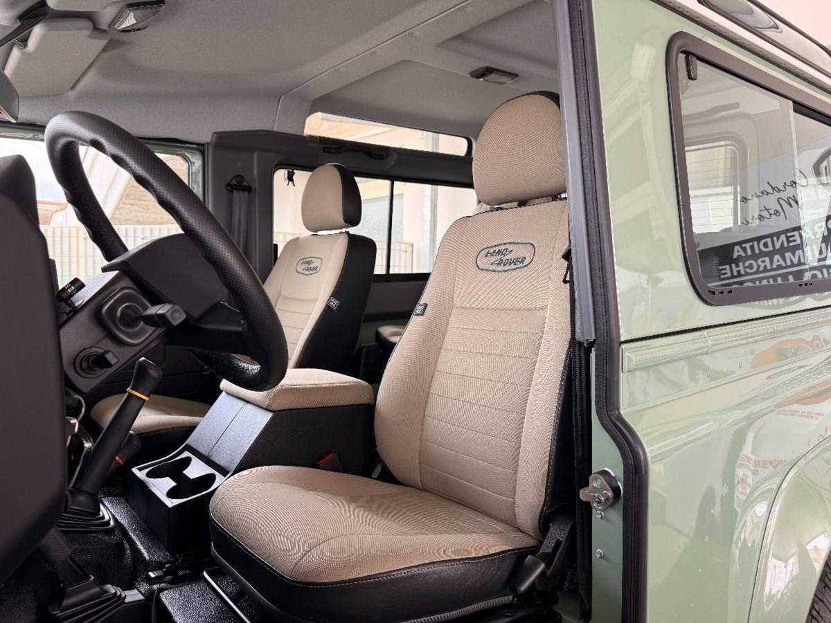 Land Rover Defender 90 2.2 TD4 S.W. E Pack Expedition N1 (10)