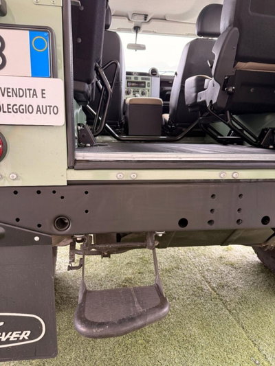 Land Rover Defender 90 2.2 TD4 S.W. E Pack Expedition N1 (16)