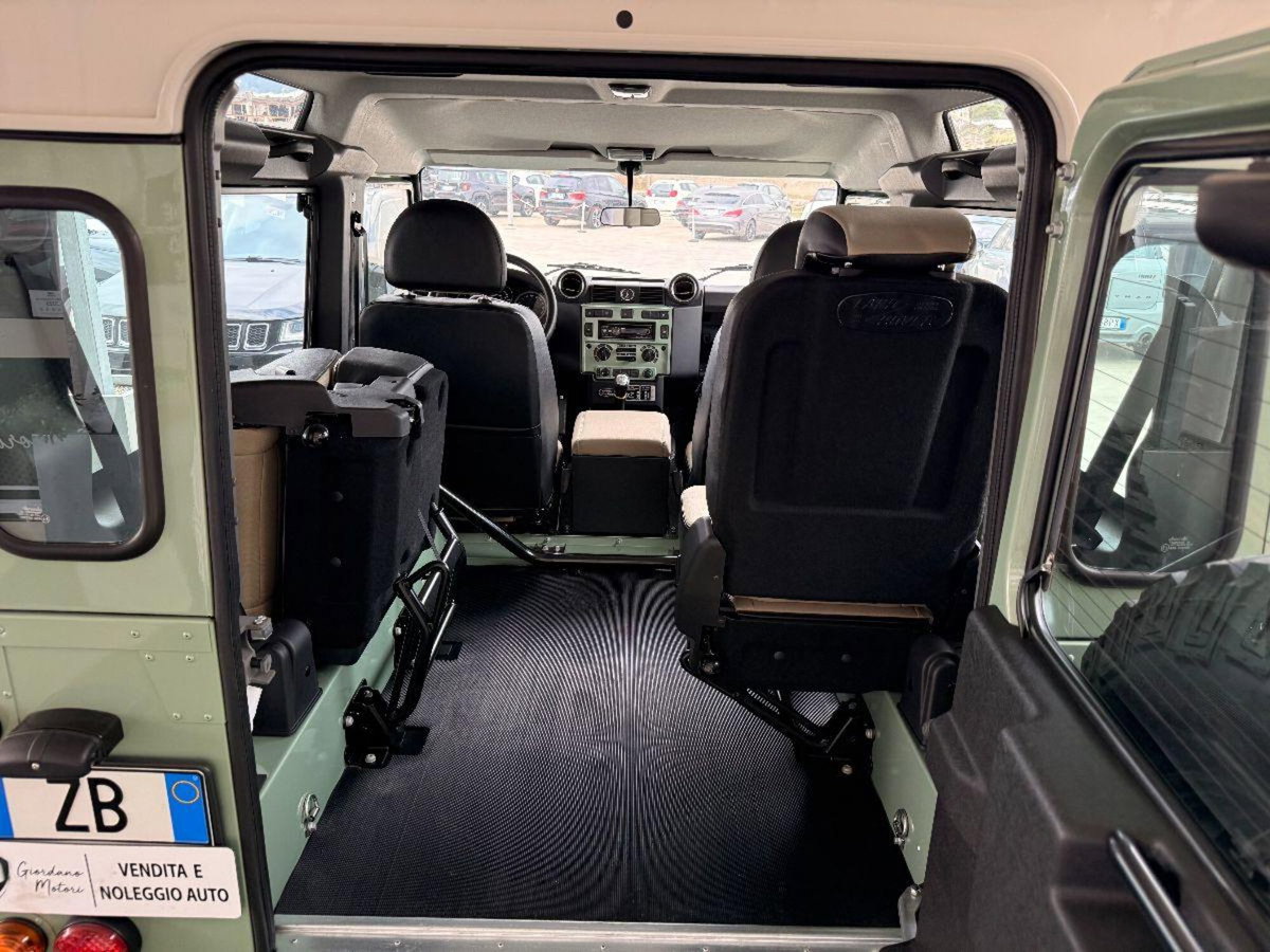 Land Rover Defender 90 2.2 TD4 S.W. E Pack Expedition N1 (17)