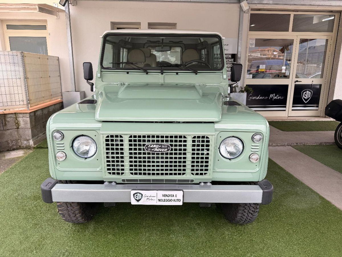 Land Rover Defender 90 2.2 TD4 S.W. E Pack Expedition N1 (2)