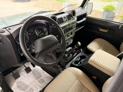 Land Rover Defender 90 2.2 TD4 S.W. E Pack Expedition N1 (9)