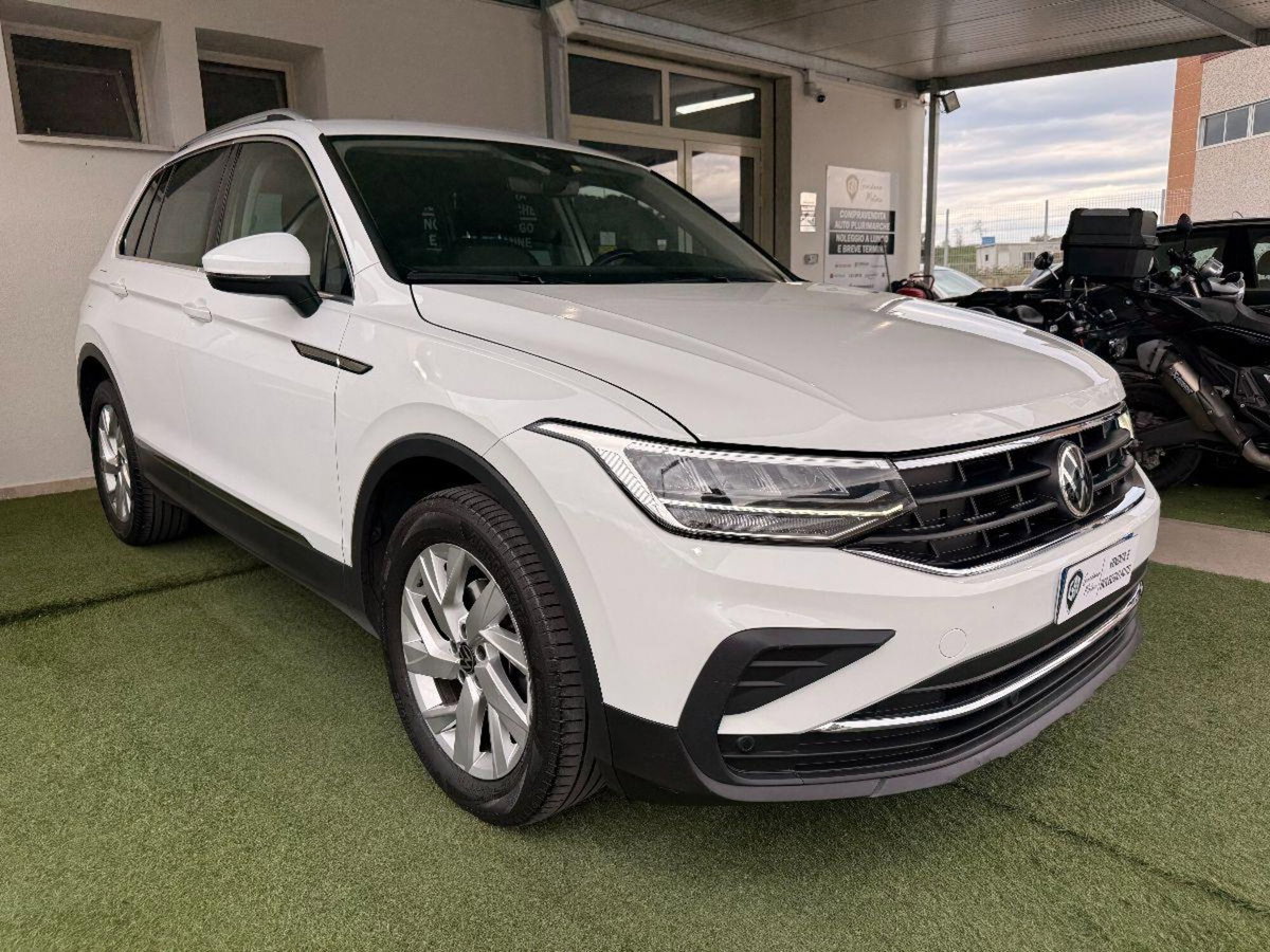 Volkswagen Tiguan 2.0 TDI 150 CV SCR DSG 4MOTION Life (3)