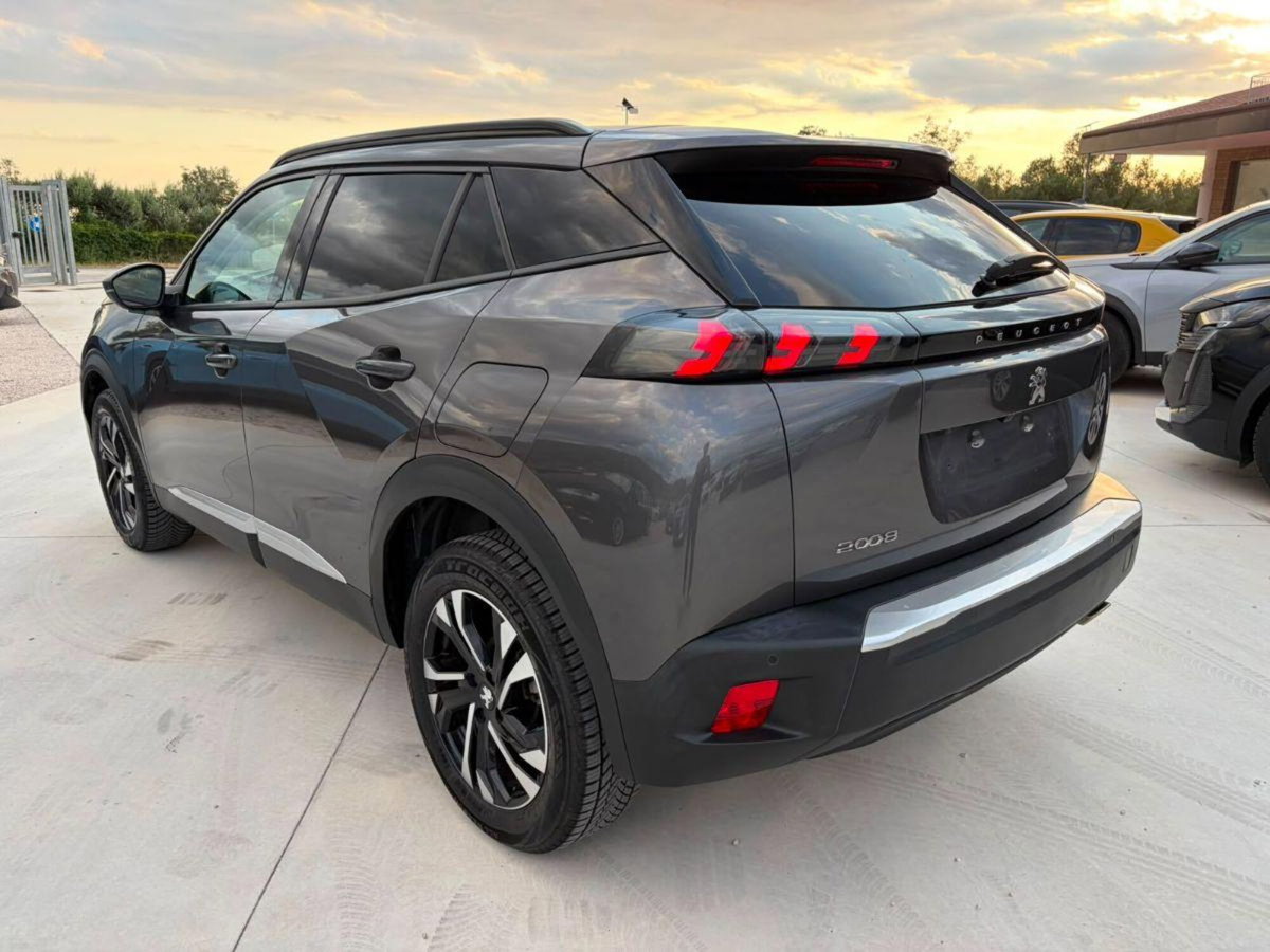 Peugeot 2008 BlueHDi 130 S&S EAT8 Allure Pack (4)