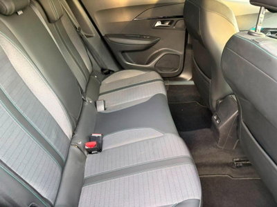 Peugeot 2008 BlueHDi 130 S&S EAT8 Allure Pack (6)
