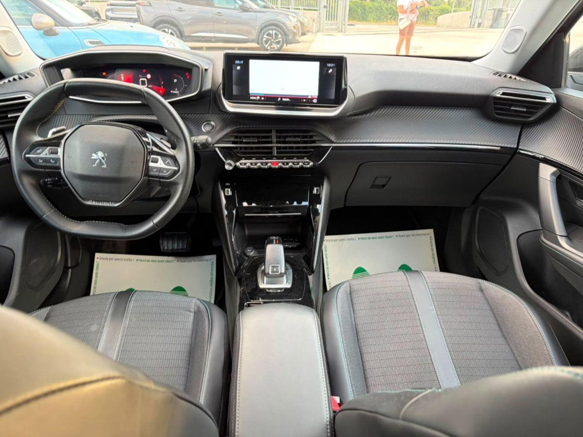 Peugeot 2008 BlueHDi 130 S&S EAT8 Allure Pack (7)