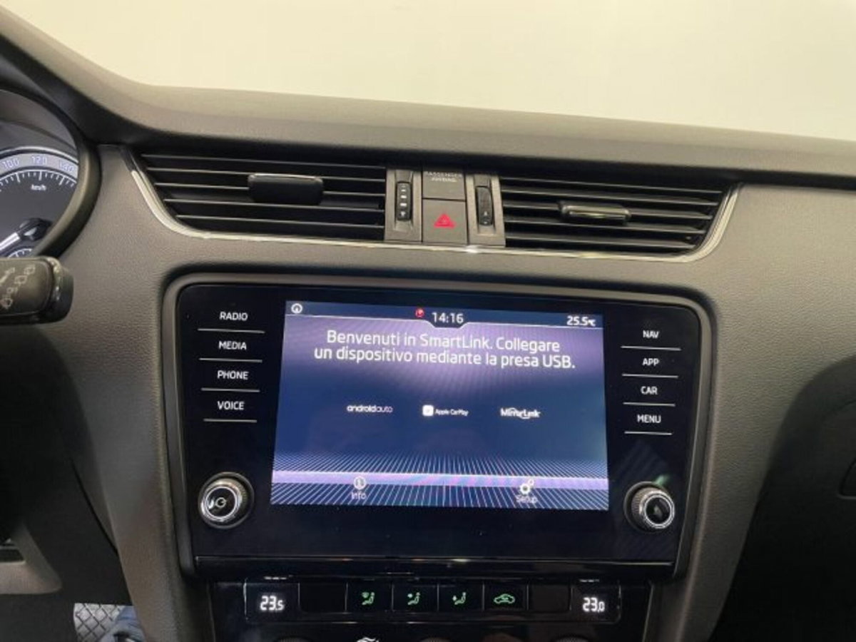 Skoda Octavia Station Wagon 1.6 TDI CR 115 CV DSG Wagon Executive (10)