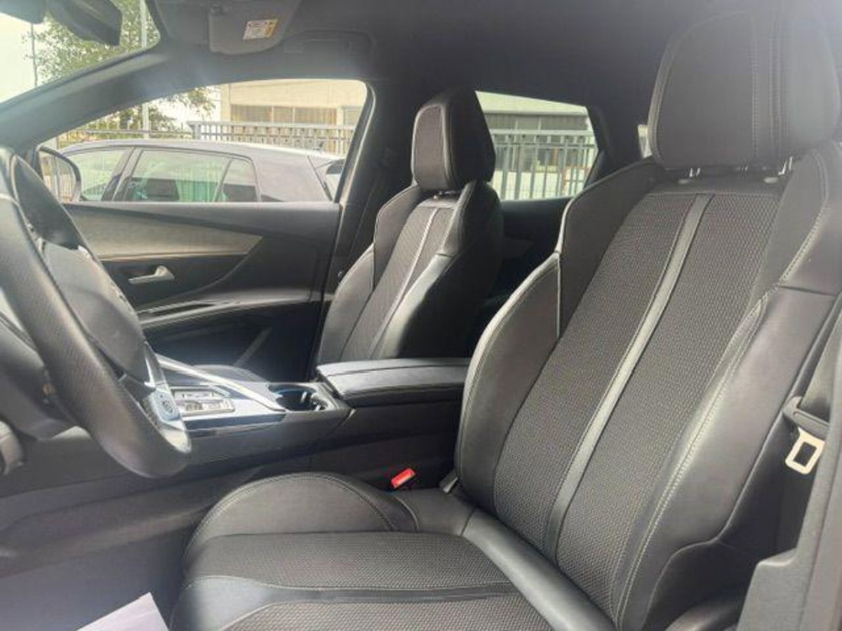 Peugeot 3008 Hybrid 225 e-EAT8 GT Pack (14)