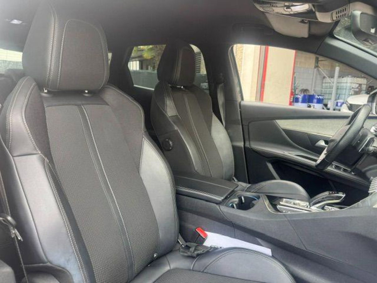 Peugeot 3008 Hybrid 225 e-EAT8 GT Pack (16)