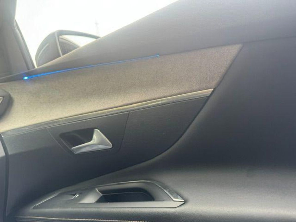 Peugeot 3008 Hybrid 225 e-EAT8 GT Pack (17)