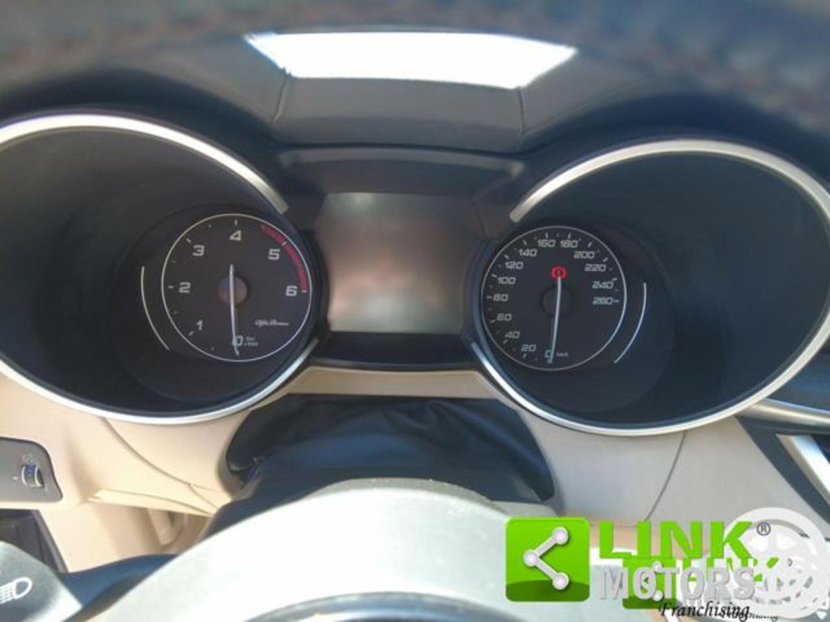 Alfa Romeo Stelvio Stelvio 2.2 Turbodiesel 210 CV AT8 Q4 Ti (13)