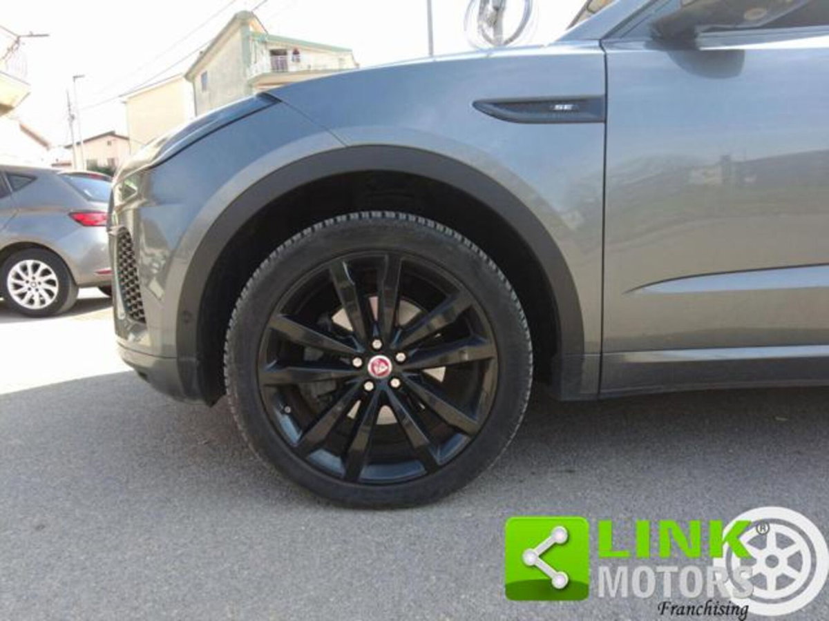 Jaguar E-Pace 2.0D 180 CV AWD aut. R-Dynamic SE (4)