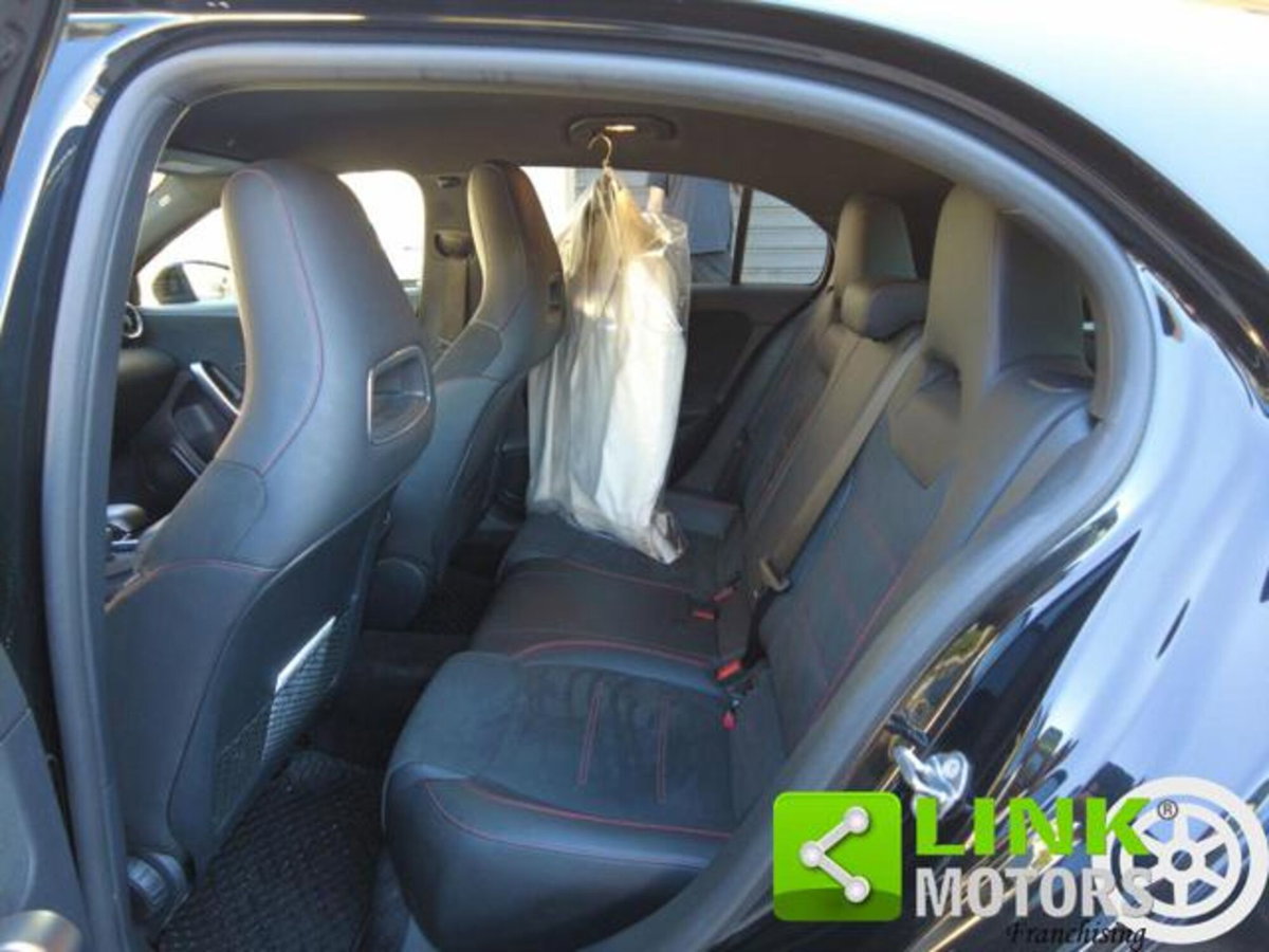 Mercedes-Benz Classe A Sedan 250 Automatic 4Matic 4p. Premium (15)