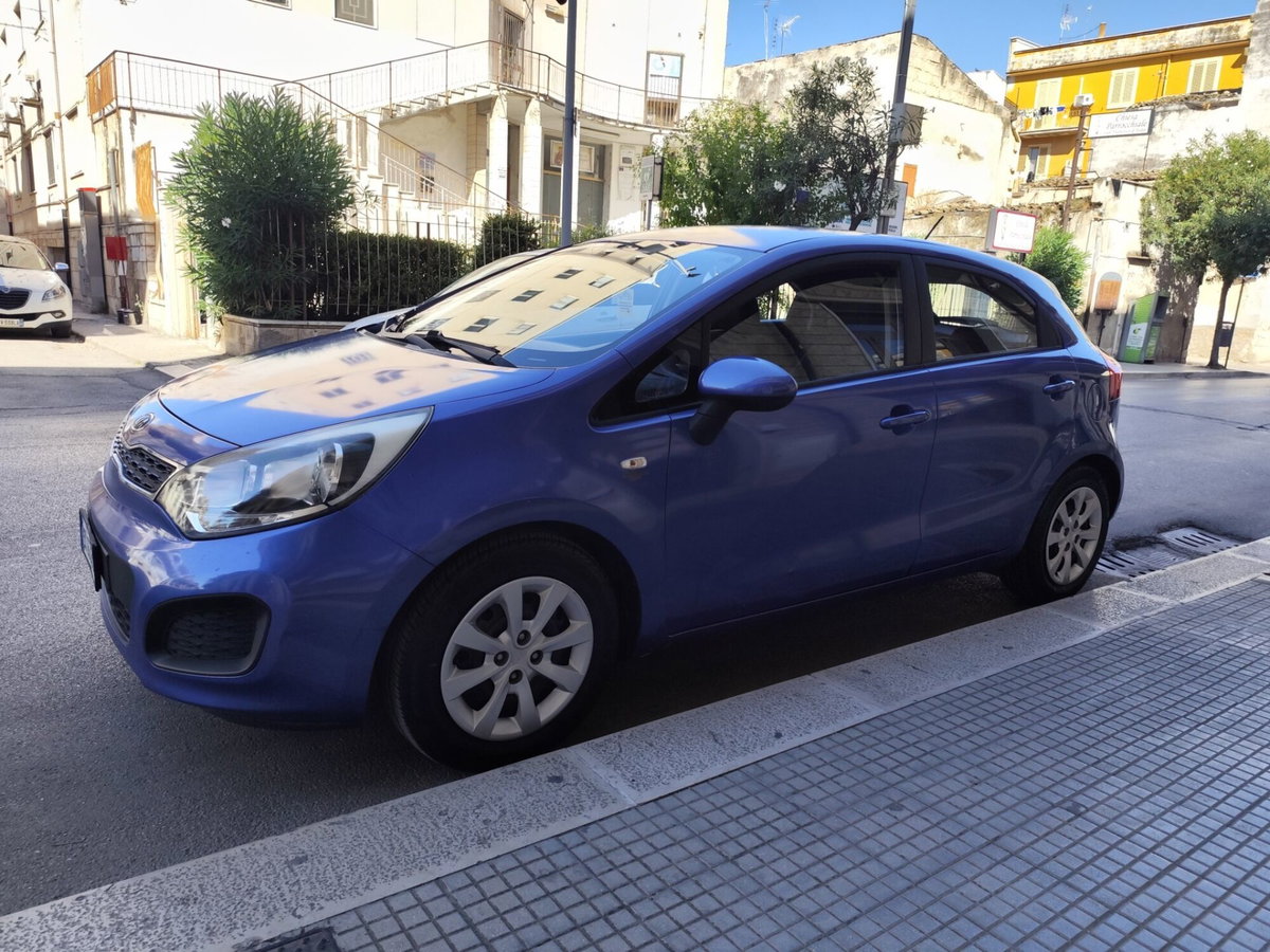 Kia Rio 1.2 CVVT 3p. GPL LX (4)