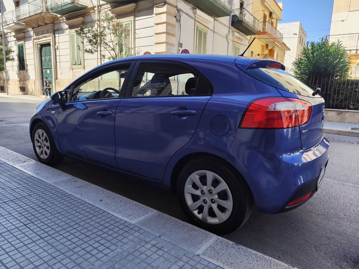 Kia Rio 1.2 CVVT 3p. GPL LX (8)