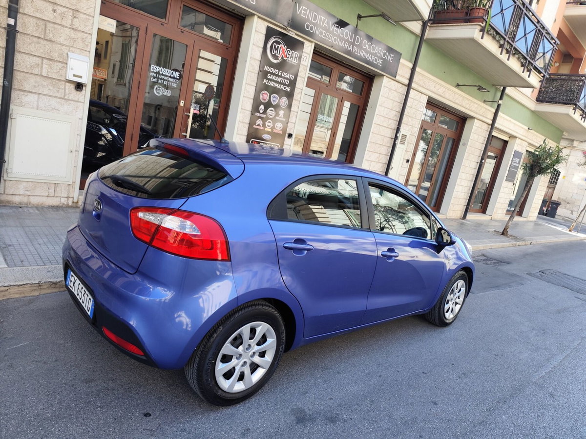 Kia Rio 1.2 CVVT 3p. GPL LX (9)