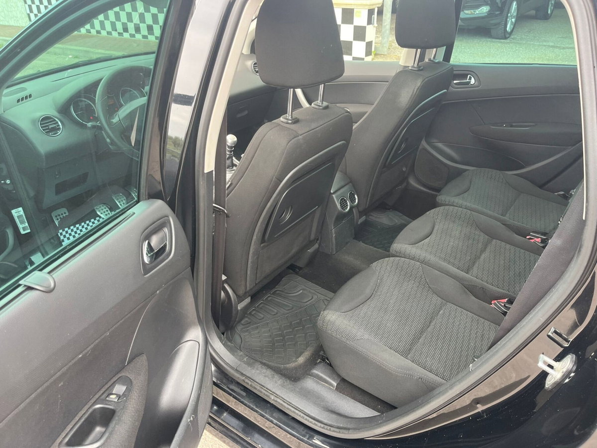 Peugeot 308 SW 1.6 8V HDi 112CV Ciel Sportium (17)
