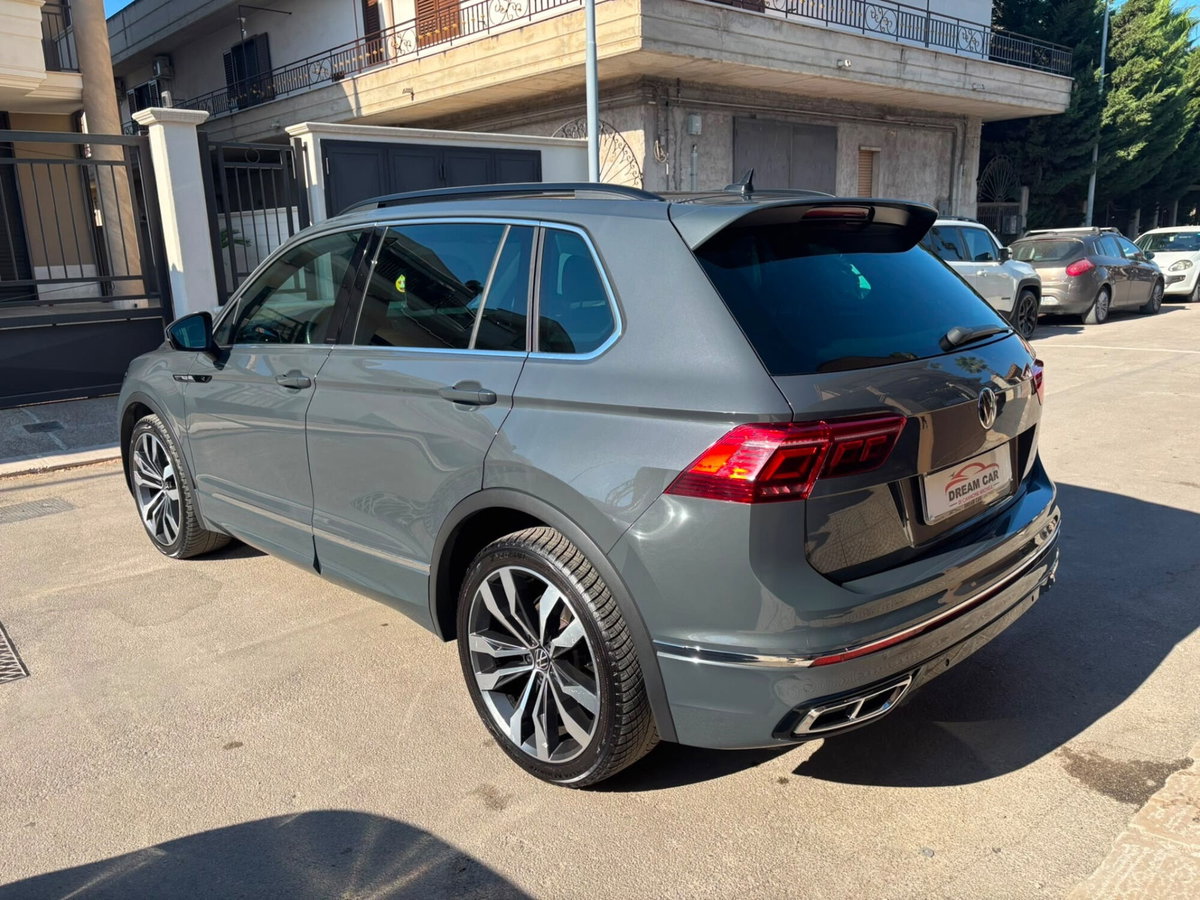 Volkswagen Tiguan 2.0 TDI 150 CV SCR DSG 4MOTION R-Line (16)