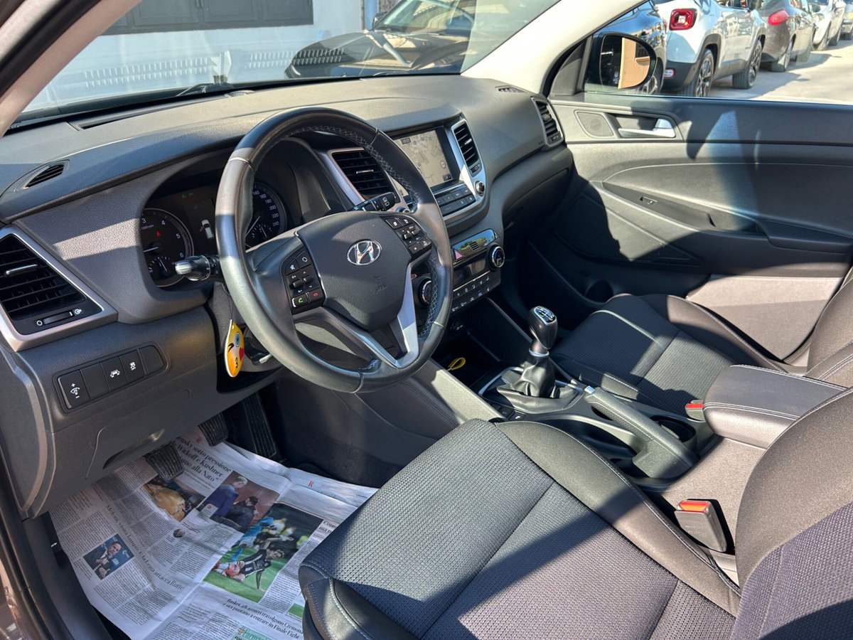Hyundai Tucson 1.7 CRDi XPossible (16)