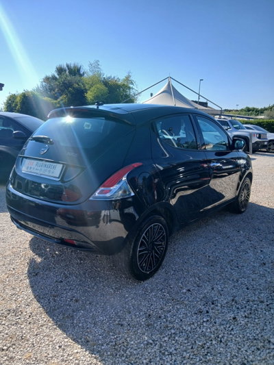 Lancia Ypsilon 1.0 FireFly 5 porte S&S Hybrid Ecochic UnYca (2)