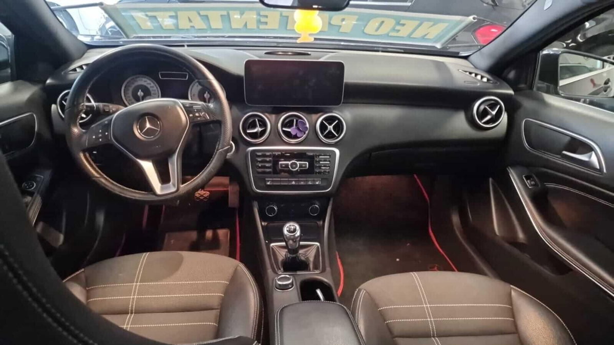 Mercedes-Benz Classe A 180 CDI Premium (4)