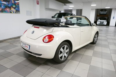 Volkswagen New Beetle Cabrio TDI 105CV (4)