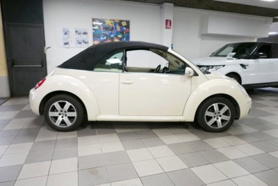 Volkswagen New Beetle Cabrio TDI 105CV (7)