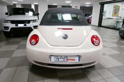 Volkswagen New Beetle Cabrio TDI 105CV (9)