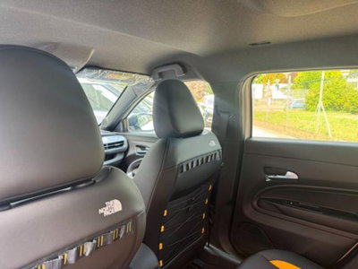 Jeep Avenger 1.2 turbo e-hybrid mhev The North Face 4xe 145cv edct6 (11)