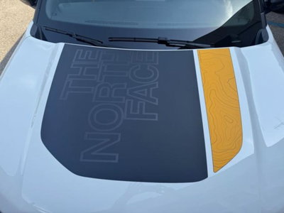 Jeep Avenger 1.2 turbo e-hybrid mhev The North Face 4xe 145cv edct6 (3)