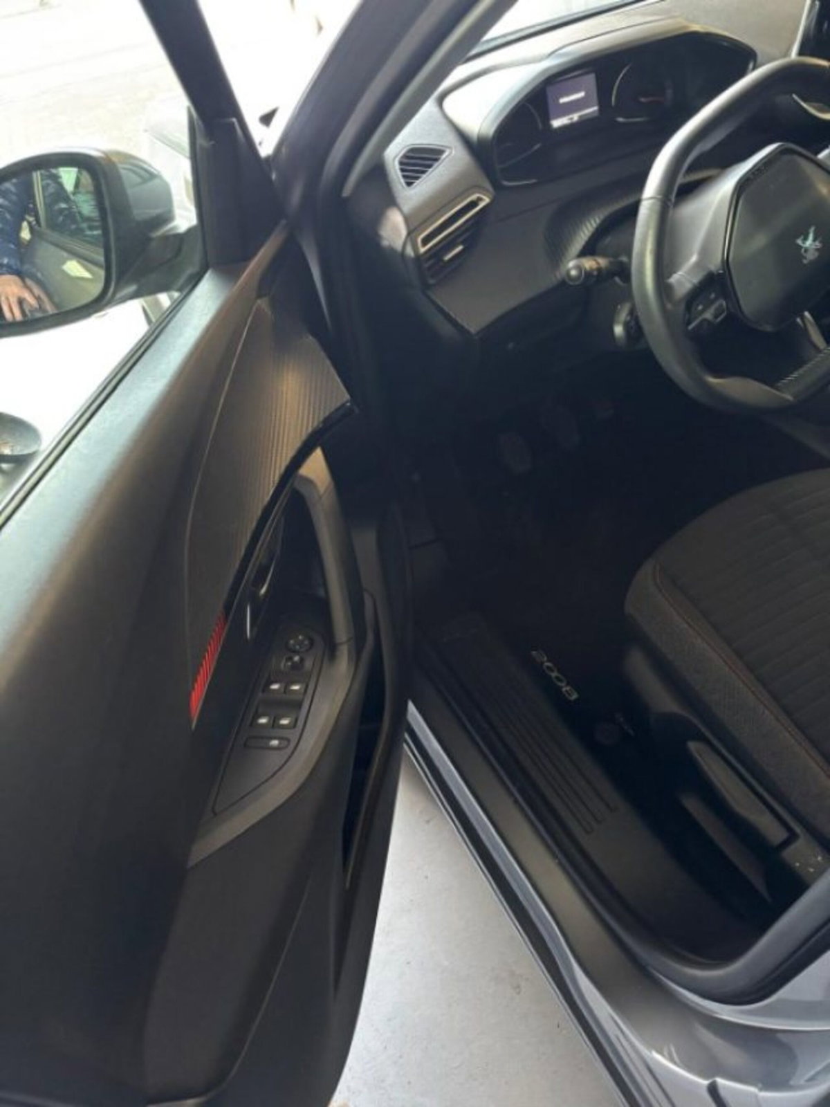Peugeot 2008 BlueHDi 100 S&S Active (7)