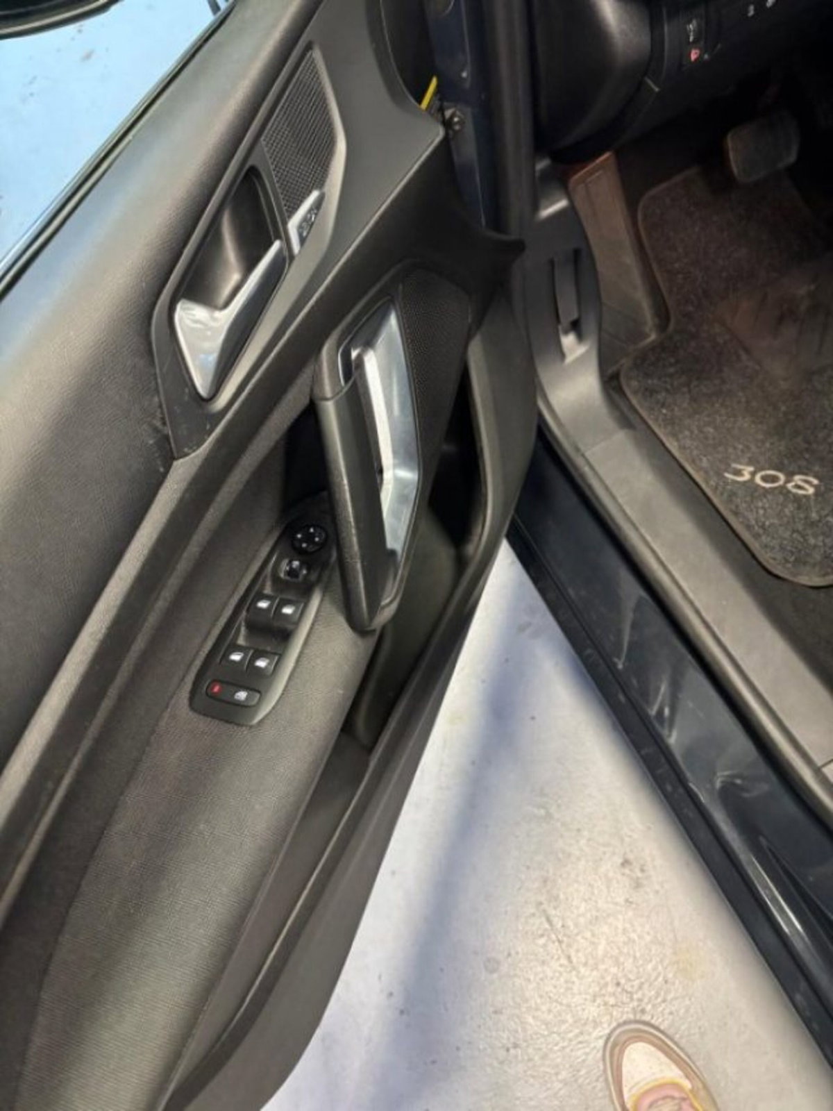 Peugeot 308 PureTech Turbo 130 S&S EAT6 GT Line (7)