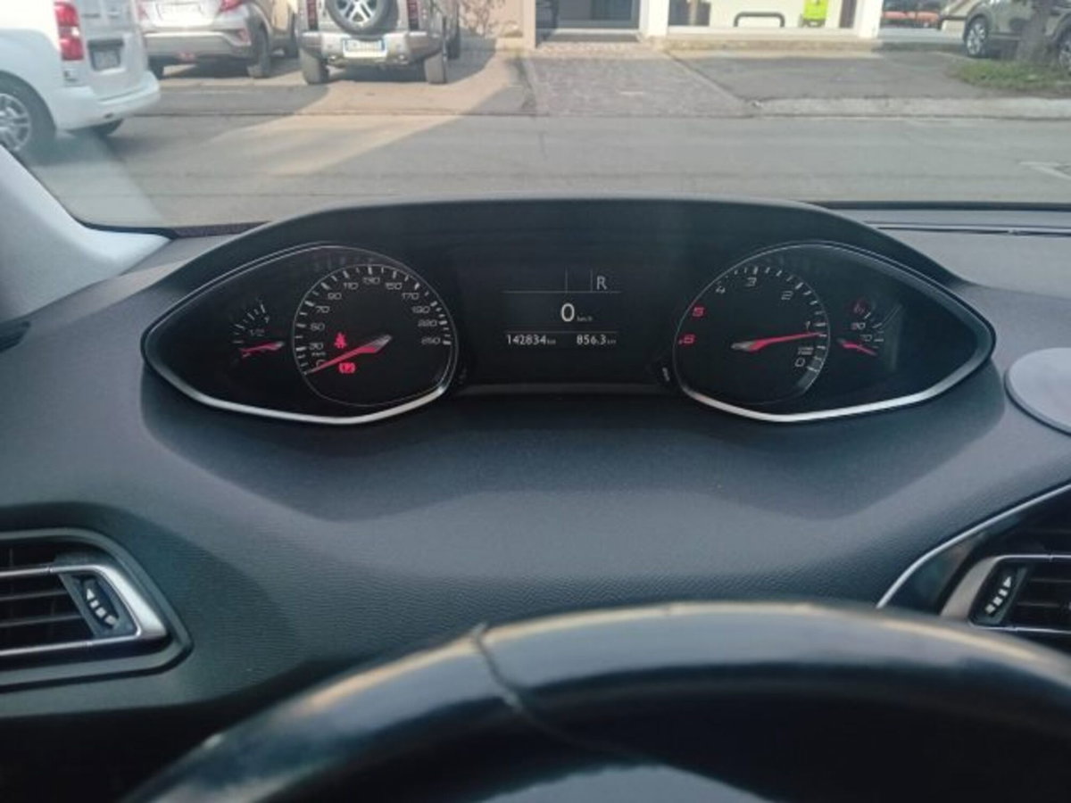 Peugeot 308 SW BlueHDi 130 S&S EAT8 GT Line (13)