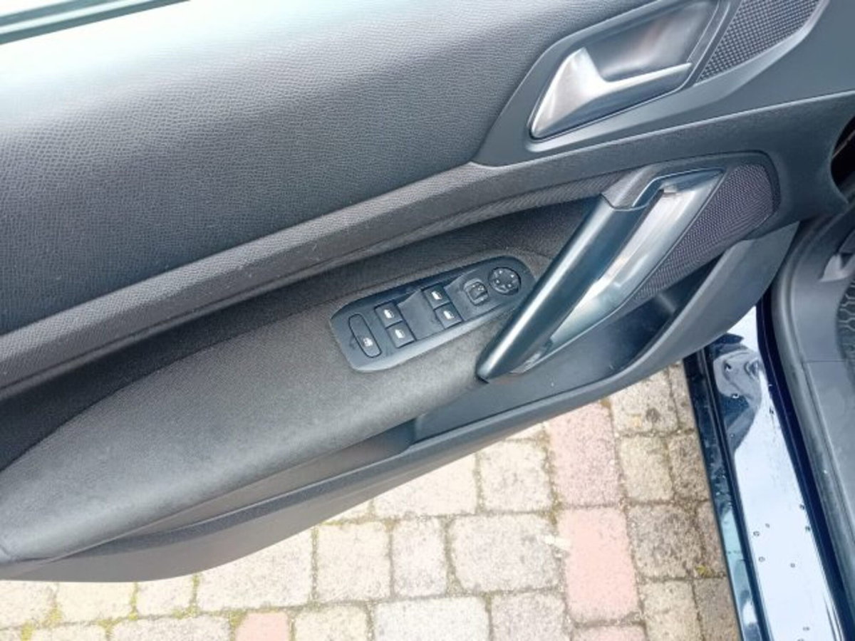 Peugeot 308 SW BlueHDi 130 S&S EAT8 GT Line (16)