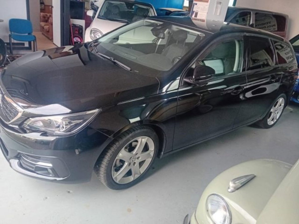 Peugeot 308 SW BlueHDi 130 S&S EAT8 GT Line (4)