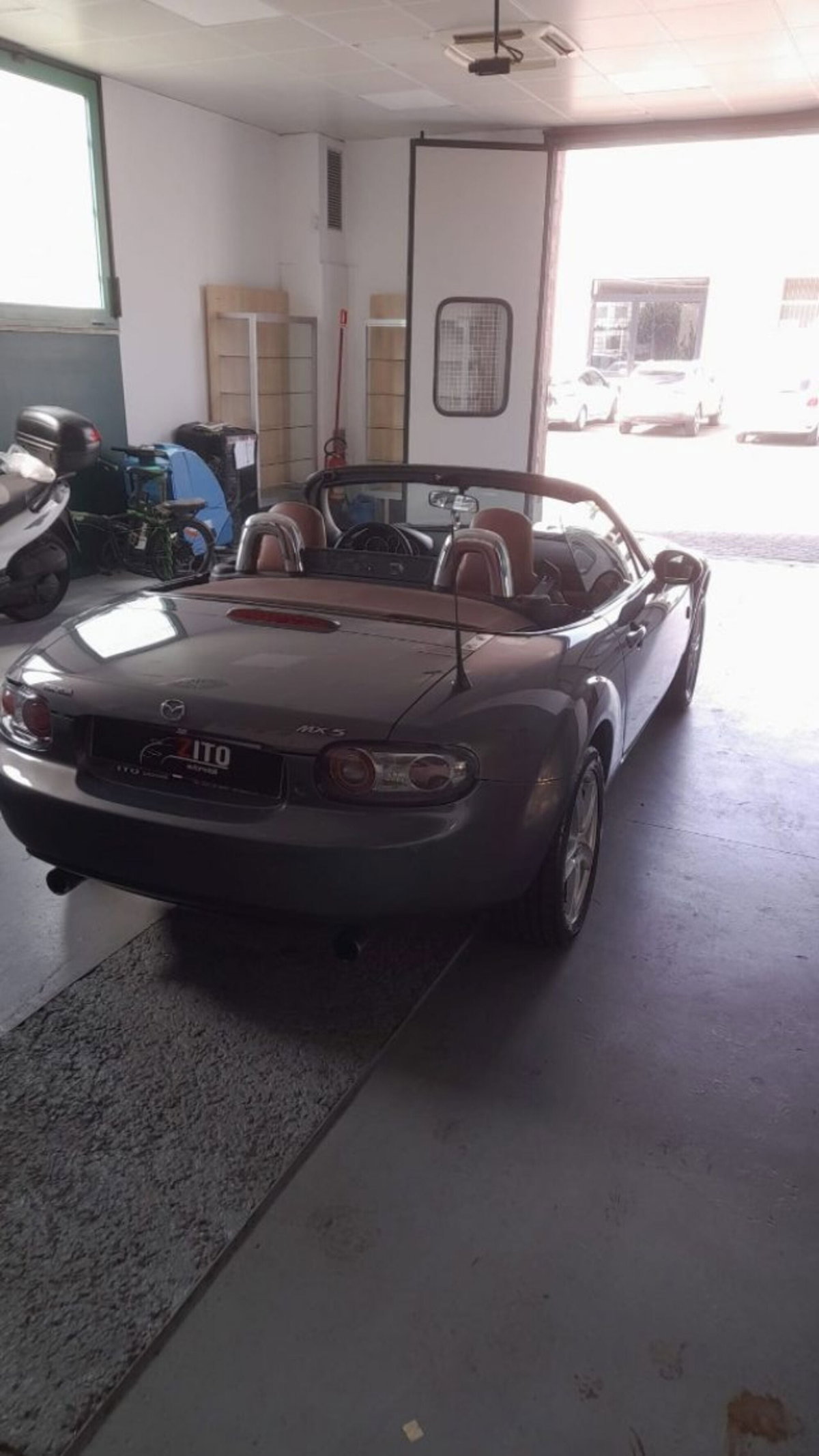 Mazda MX-5 1.8L 16V (4)