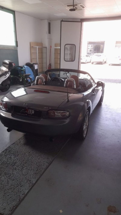 Mazda MX-5 1.8L 16V (4)