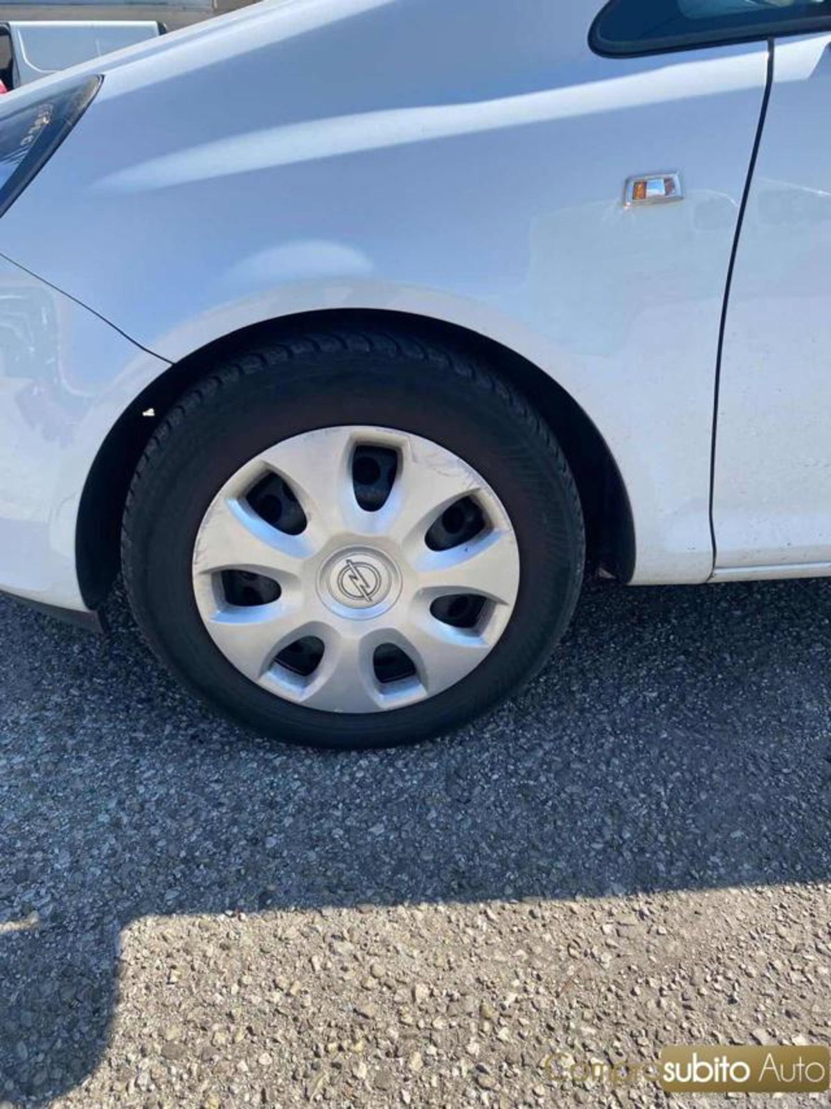 Opel Corsa 1.2 85CV 3 porte GPL-TECH b-color (18)