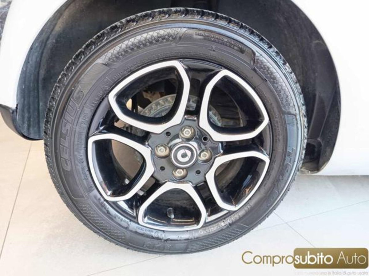 smart Fortwo 1000 52 kW MHD coupé pure (20)