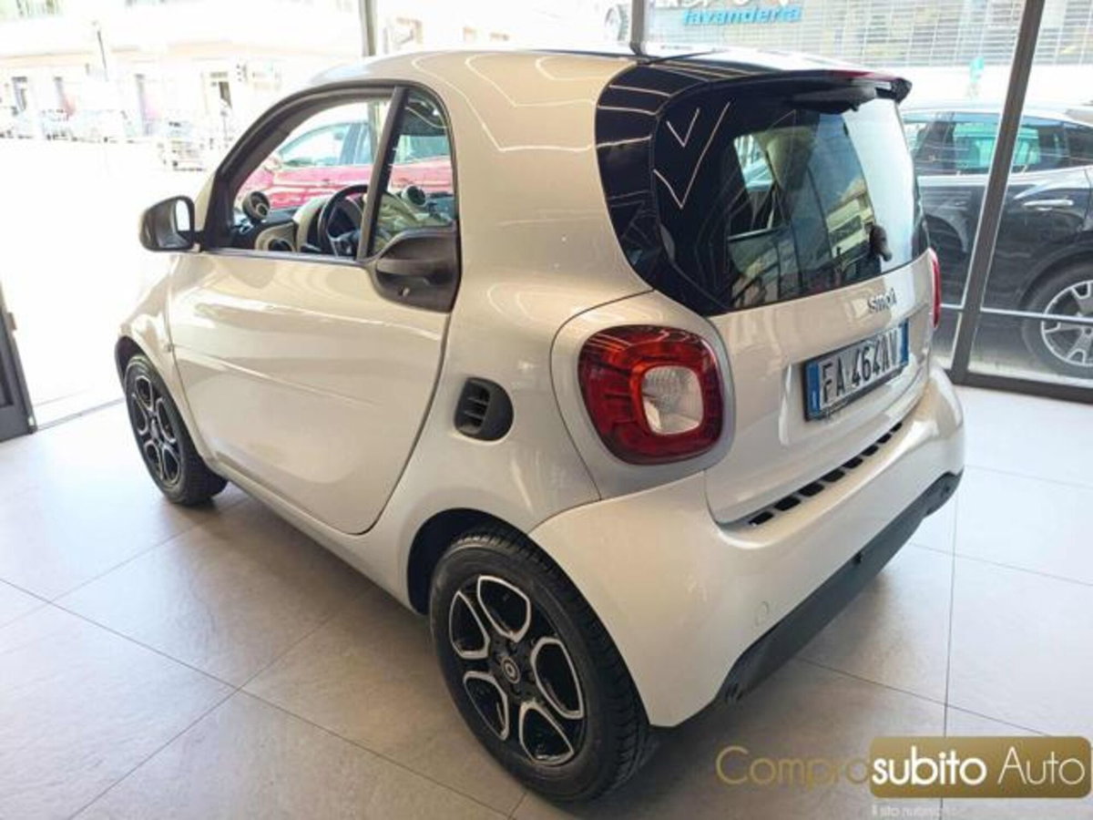 smart Fortwo 1000 52 kW MHD coupé pure (6)