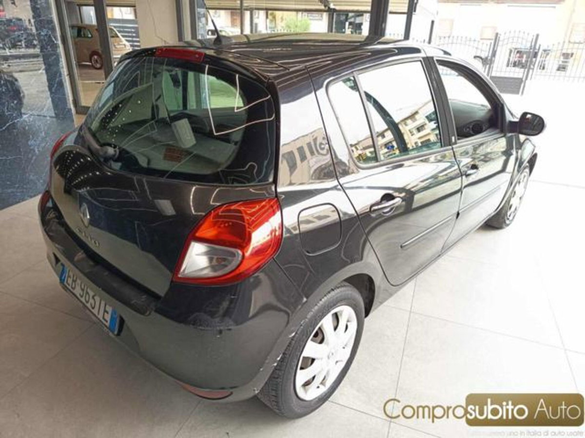 Renault Clio 1.2 16V 5 porte GPL 20th Anniversario (5)