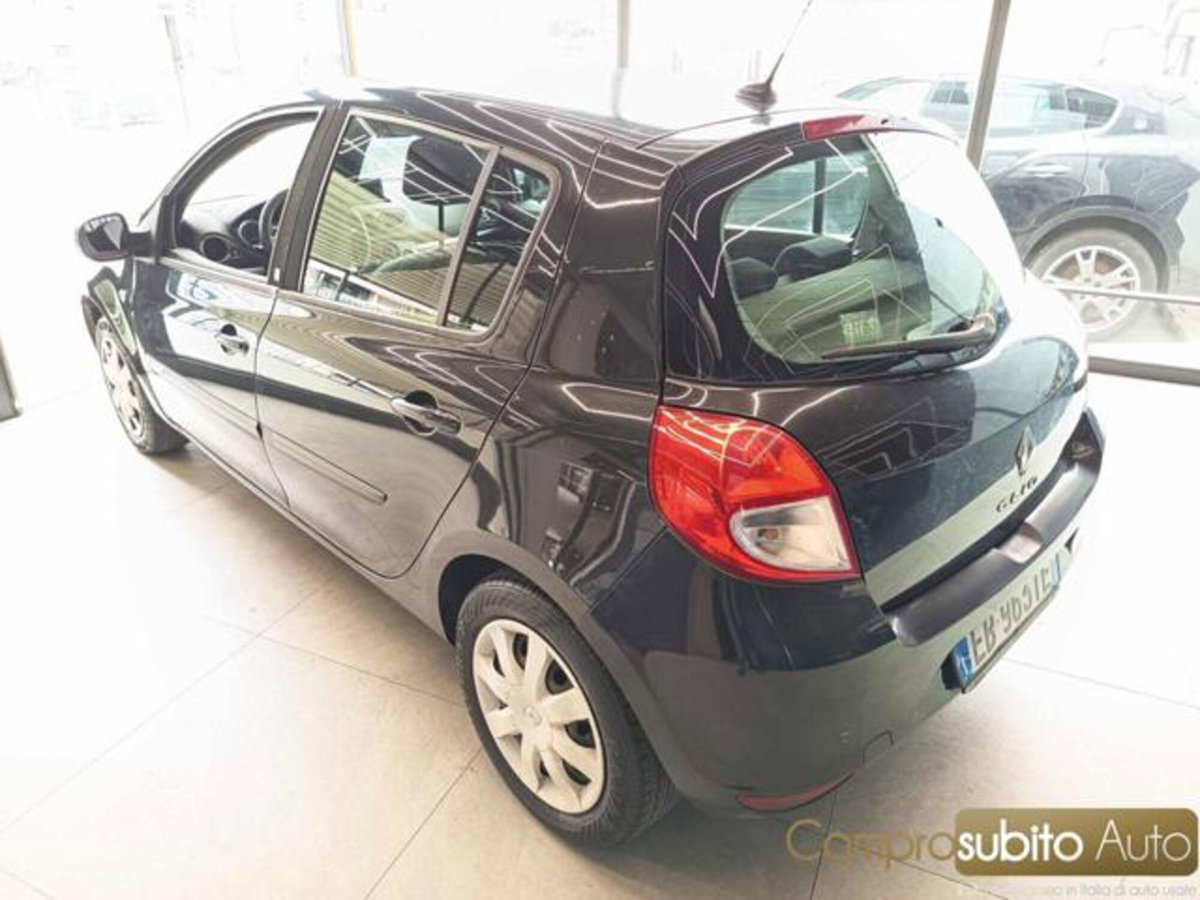 Renault Clio 1.2 16V 5 porte GPL 20th Anniversario (7)